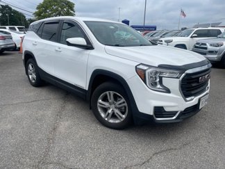 Used 2022 GMC Terrain SLE image 1