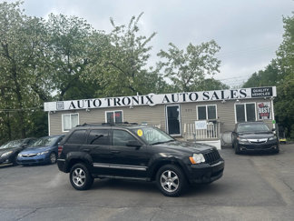Used 2009 Jeep Grand Cherokee Laredo image 1