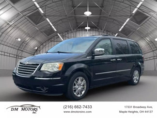 Used 2008 Chrysler Town & Country Limited image 1