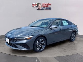 New 2025 Hyundai Elantra SEL image 1