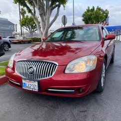Used 2011 Buick Lucerne CXL image 1