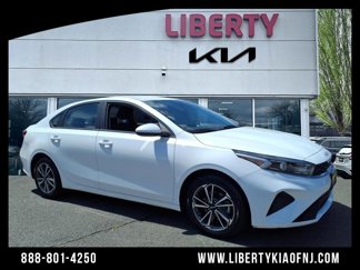 Certified 2022 Kia Forte LXS image 1