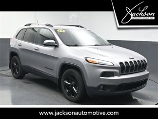 Used 2018 Jeep Cherokee Latitude w/ Altitude Package image 1
