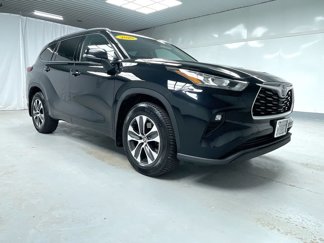 Used 2020 Toyota Highlander XLE image 1