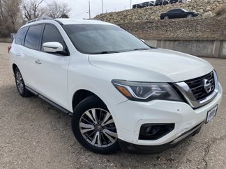Used 2018 Nissan Pathfinder SV image 1