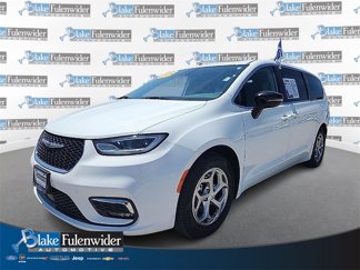 Used 2024 Chrysler Pacifica Limited image 1