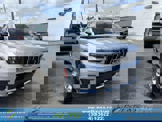 Used 2024 Jeep Grand Cherokee L Laredo image 1
