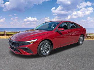 Used 2024 Hyundai Elantra SEL image 1
