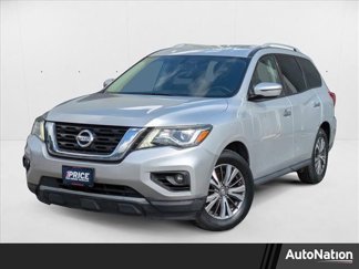 Used 2019 Nissan Pathfinder SV image 1
