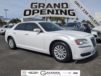 Used 2013 Chrysler 300 image 1