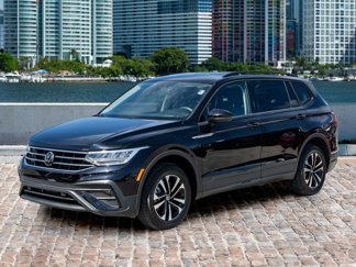 Used 2022 Volkswagen Tiguan S image 1
