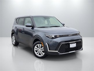 Used 2023 Kia Soul LX image 1