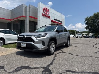 Used 2020 Toyota RAV4 LE image 1