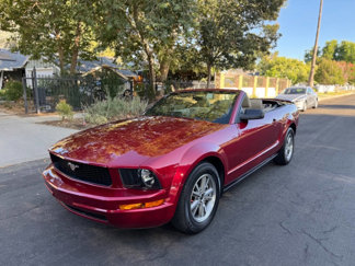 Used 2005 Ford Mustang Convertible image 1