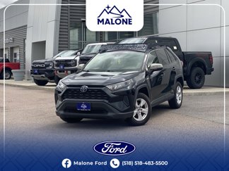 Used 2019 Toyota RAV4 LE image 1