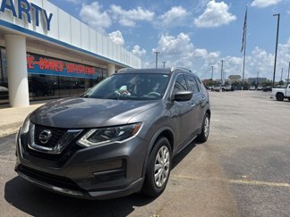 Used 2017 Nissan Rogue S image 1
