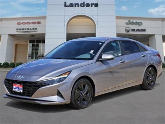 Used 2021 Hyundai Elantra SEL image 1