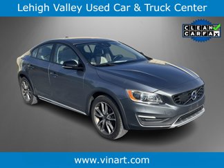 Used 2017 Volvo S60 T5 Cross Country Platinum image 1