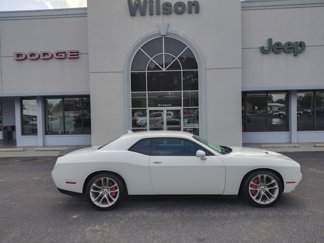 Used 2016 Dodge Challenger SXT Plus image 1