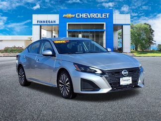 Used 2023 Nissan Altima 2.5 SV image 1
