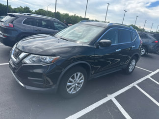 Used 2020 Nissan Rogue SV image 1