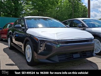 New 2025 Kia K4 LXS image 1