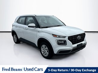 Used 2022 Hyundai Venue SE image 1