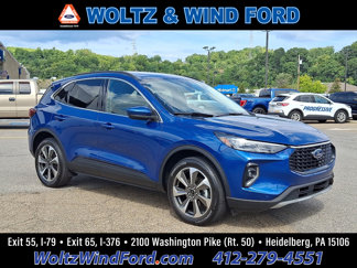 Used 2023 Ford Escape Platinum image 1