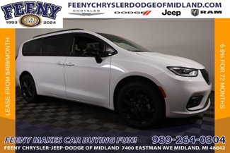 New 2025 Chrysler Pacifica Limited image 1