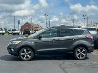 Used 2017 Ford Escape SE w/ Equipment Group 201A image 1
