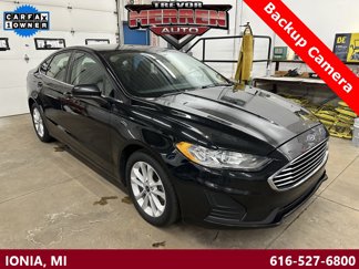 Used 2020 Ford Fusion SE image 1