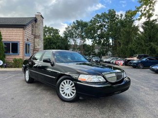 Used 2003 Lincoln Town Car Signature image 1