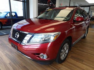Used 2015 Nissan Pathfinder SL image 1