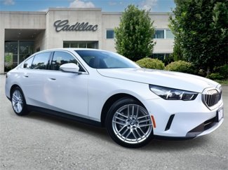 Used 2024 BMW 530i xDrive image 1