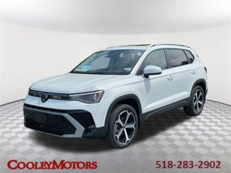 New 2025 Volkswagen Taos SEL image 1