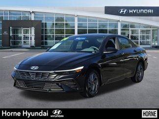 Certified 2024 Hyundai Elantra SEL image 1