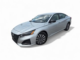 Used 2024 Nissan Altima 2.5 SV image 1