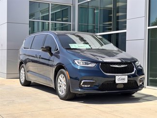New 2025 Chrysler Pacifica Select image 1