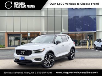 Used 2020 Volvo XC40 T5 R-Design w/ Protection Package Premier image 1