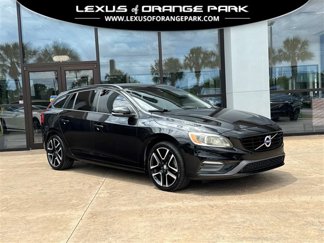 Used 2018 Volvo V60 T5 Dynamic w/ Vision Package image 1