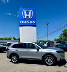 Used 2025 Honda CR-V EX image 1