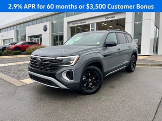 New 2025 Volkswagen Atlas Peak Edition SE image 1