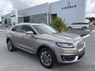 Used 2019 Lincoln Nautilus Select image 1