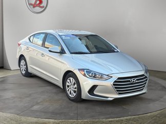 Used 2017 Hyundai Elantra SE image 1
