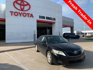 Used 2010 Toyota Camry LE image 1