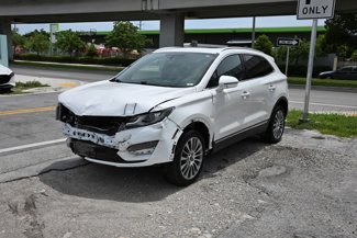 Used 2017 Lincoln MKC Reserve image 1
