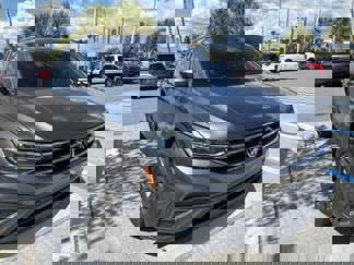 Used 2022 Volkswagen Tiguan SE image 1