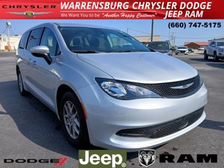 Used 2023 Chrysler Voyager LX image 1