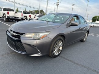 Used 2017 Toyota Camry SE image 1