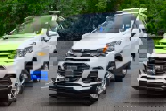 Used 2020 Chevrolet Trax LS w/ Tint and Cruise Package image 1